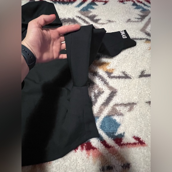 GymShark BLK Windbreaker - Picture 6 of 9